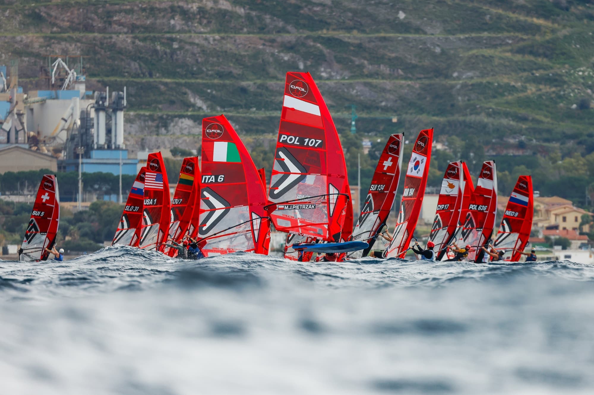 Devin Hauser auf SUI 134 im Startfeld, daneben POL 107, ITA 6, NOR 194 und SUI 5